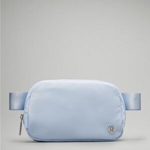 Lululemon everywhere belt bag.